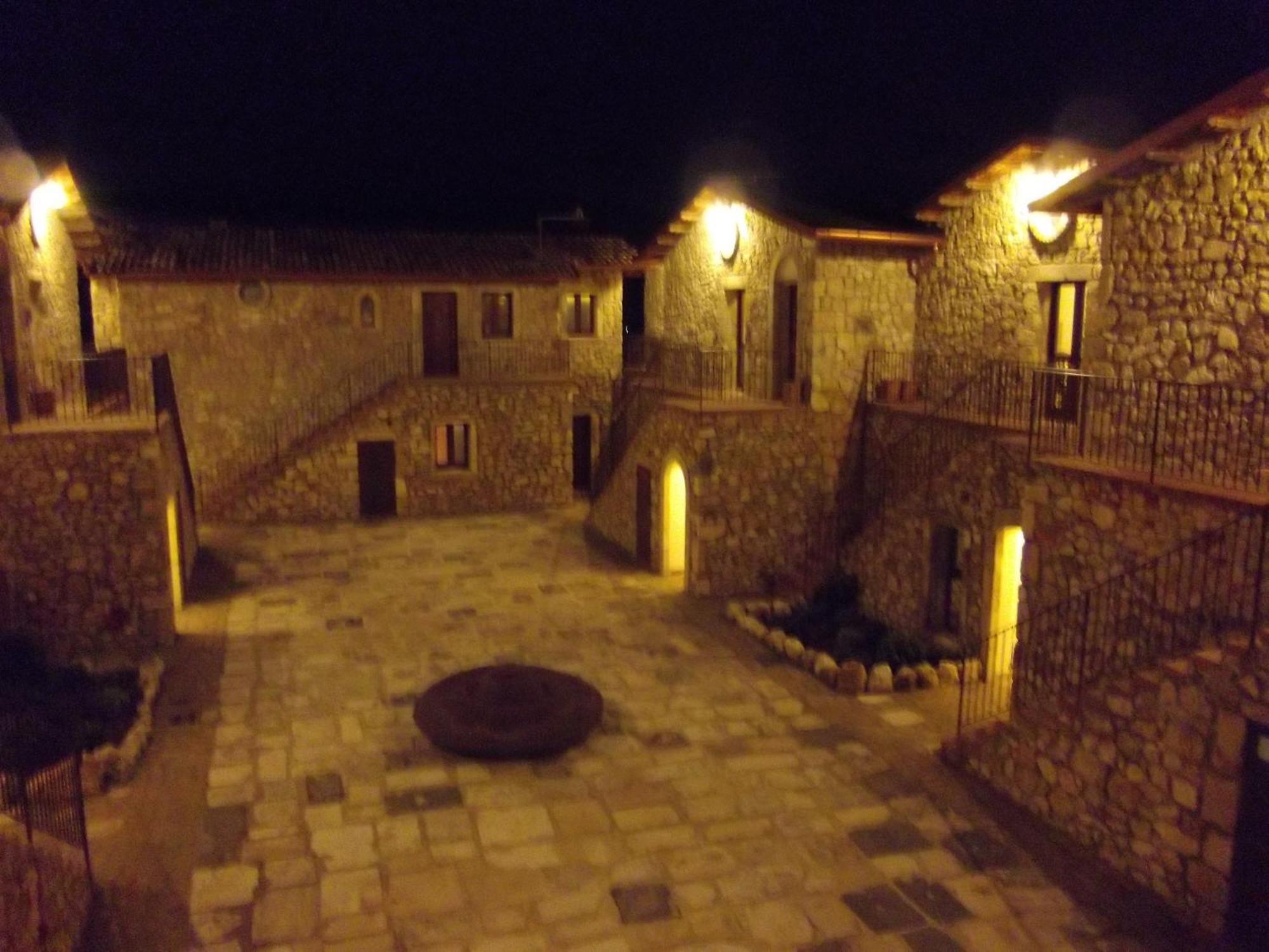 צ'לנו Hotel Il Feudo Dei Pierleoni מראה חיצוני תמונה