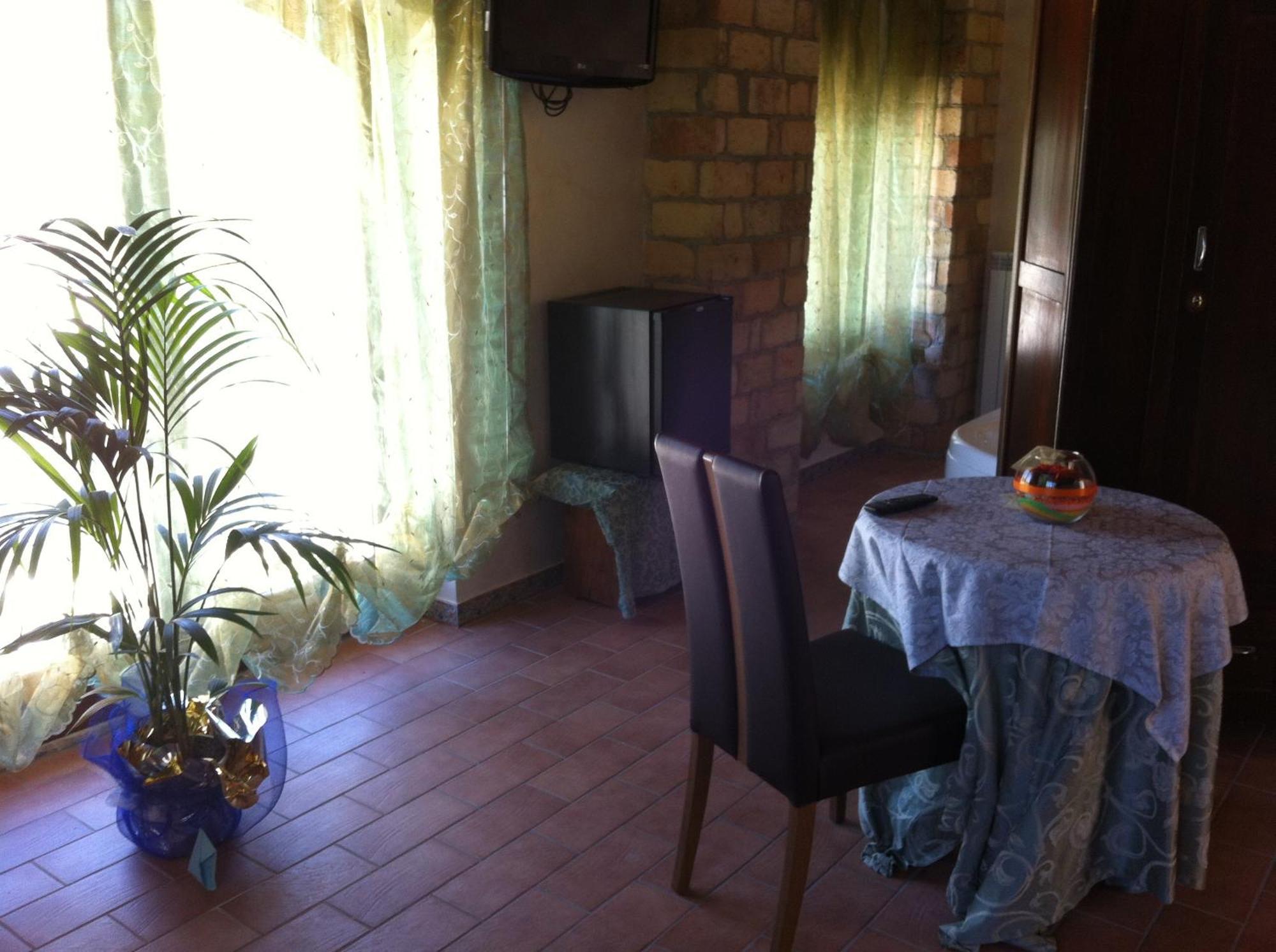 צ'לנו Hotel Il Feudo Dei Pierleoni חדר תמונה