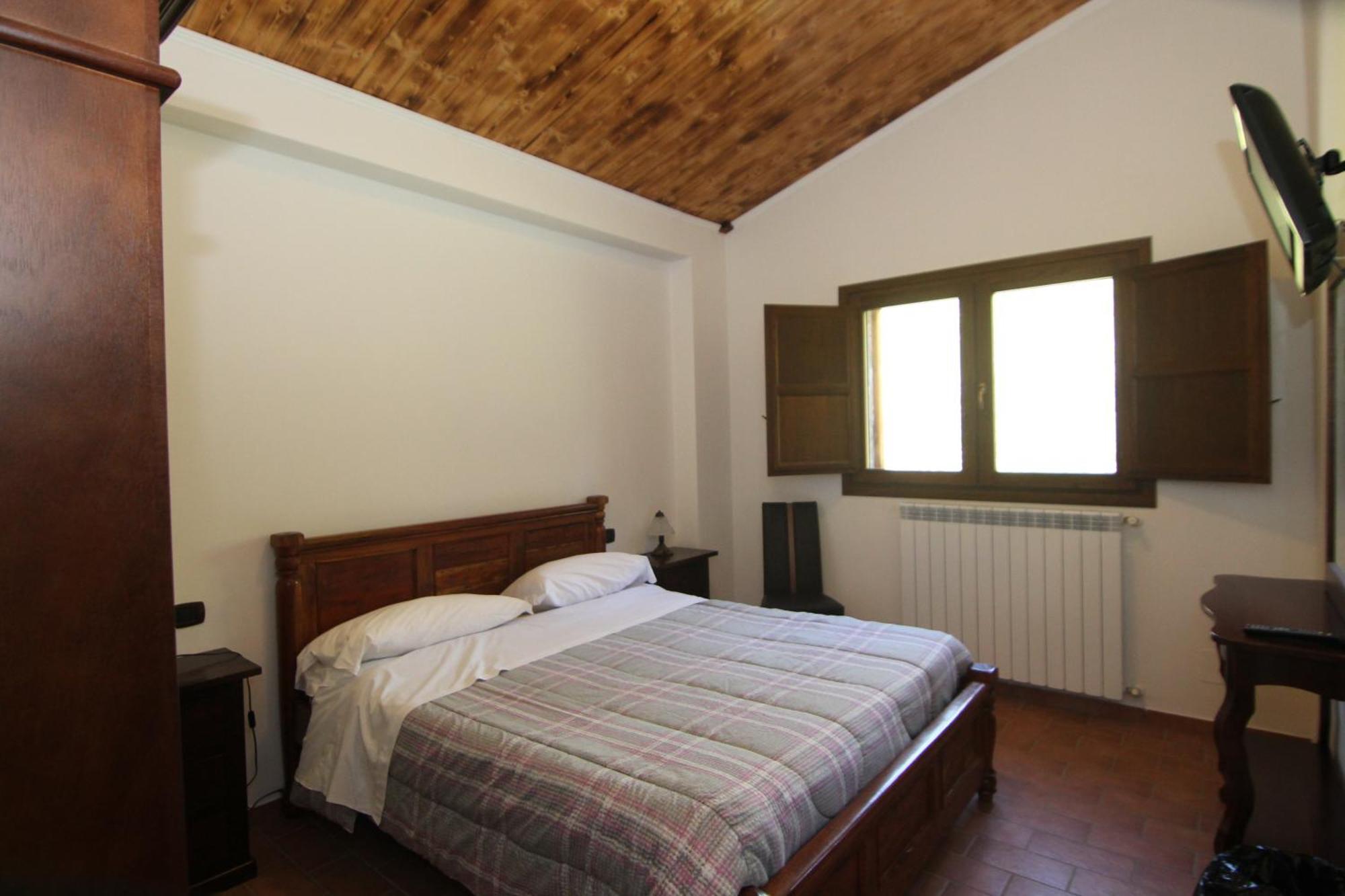 צ'לנו Hotel Il Feudo Dei Pierleoni מראה חיצוני תמונה
